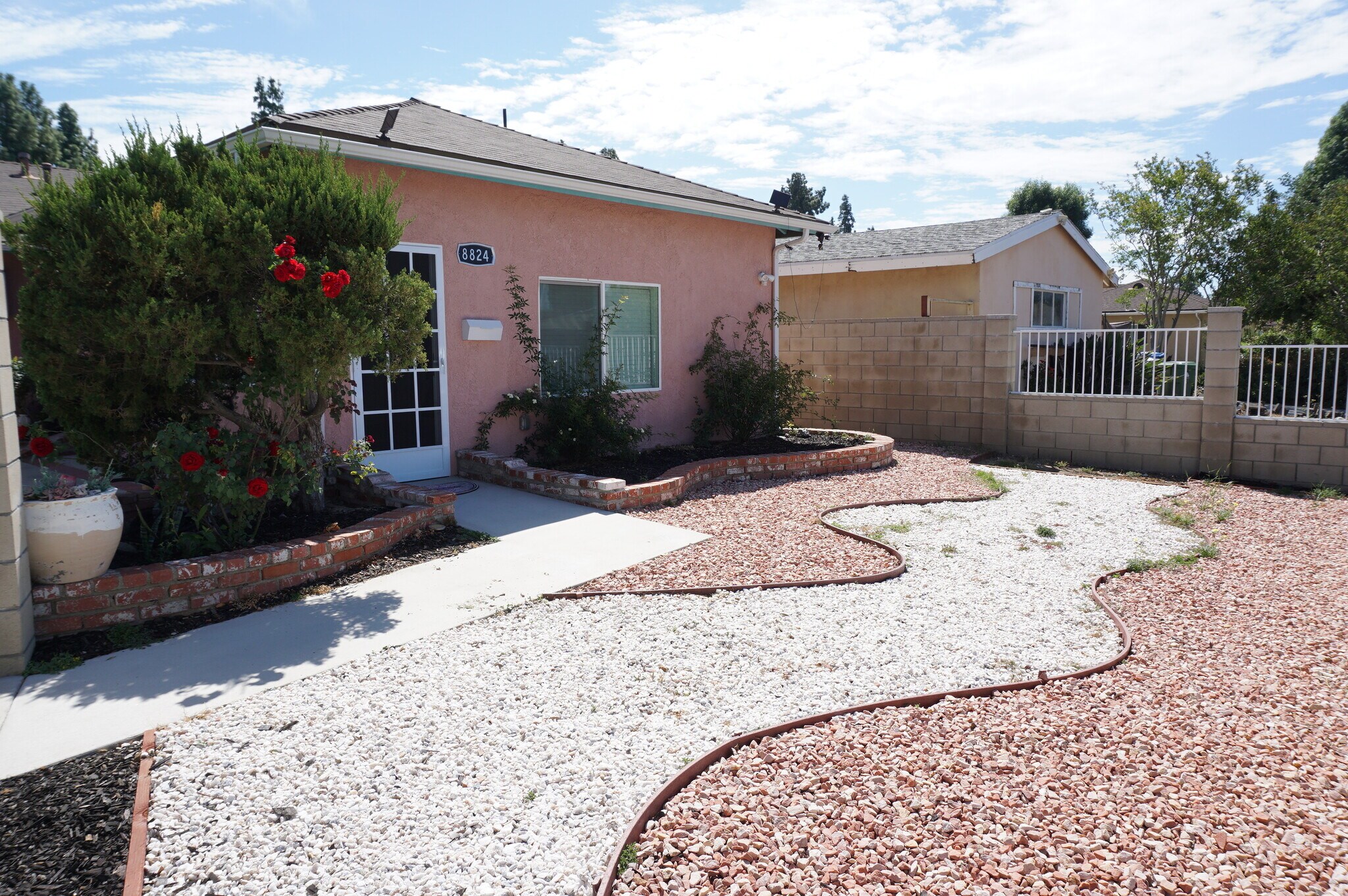 Building Photo - 8826 Quartz Ave