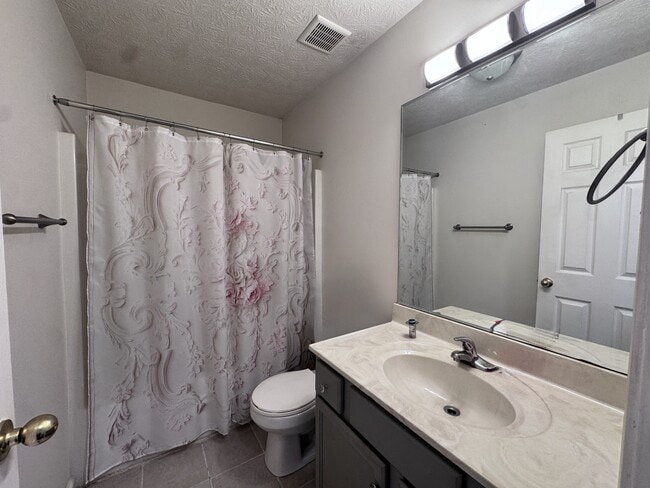 Building Photo - 330 Lisa Bella Ln