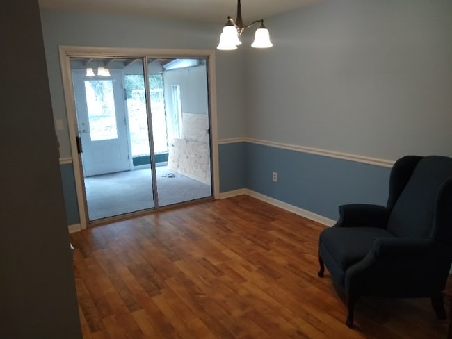 Building Photo - 511 Cricklewood Dr