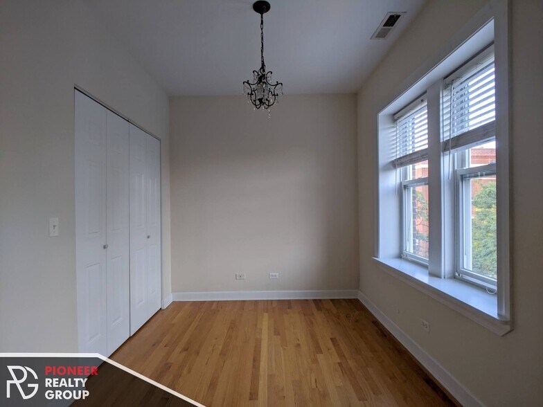 Building Photo - 3240 N Clifton Ave