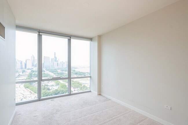 Building Photo - 1211 S Prairie Ave