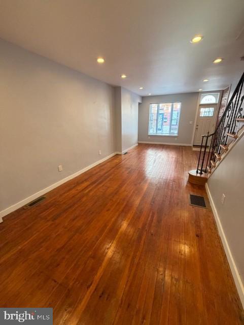 Building Photo - 1124 Daly St