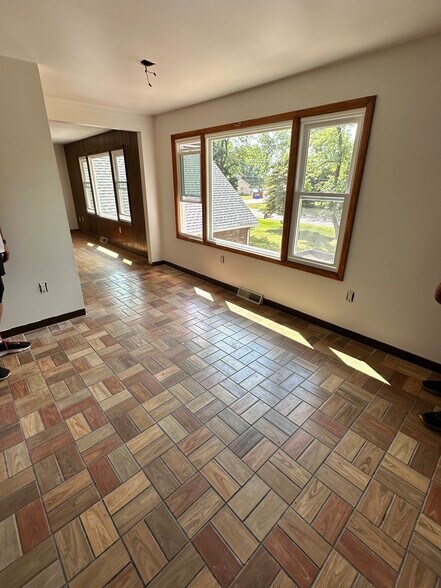 Building Photo - 350 Seneca Creek Rd