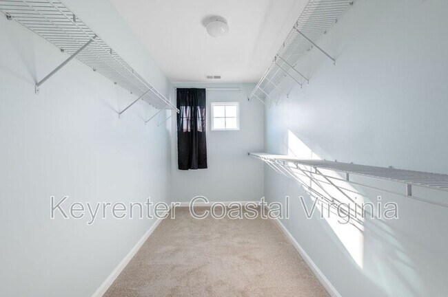 Building Photo - 331 Spring Hill Pl