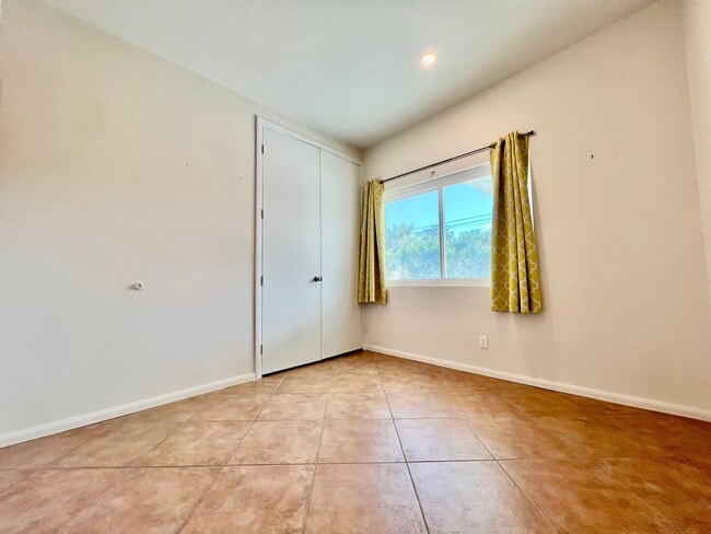 Building Photo - AVAILABLE NOW! 3 Bedroom 2 Bathroom POOL HOME in Palm Springs !