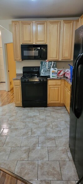 Building Photo - 227 Muhlenberg Pl