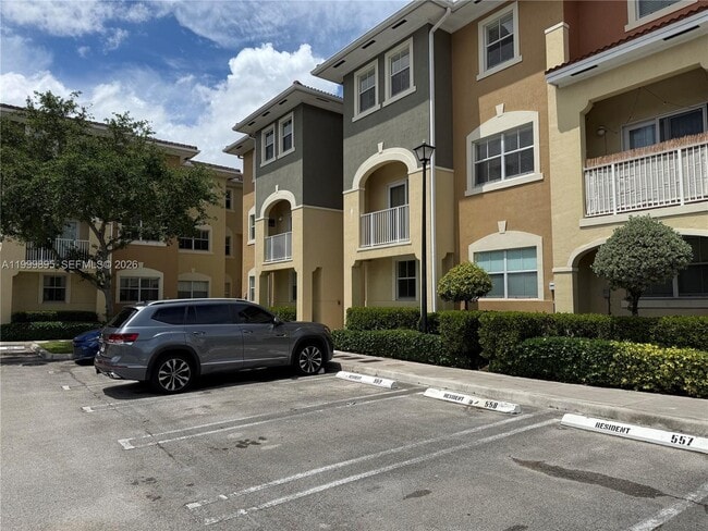 Building Photo - 8800 NW 107 Ct