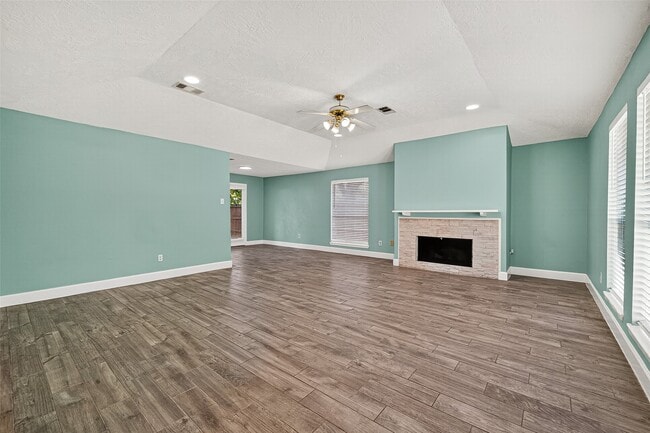 Building Photo - 7111 Tara Dr