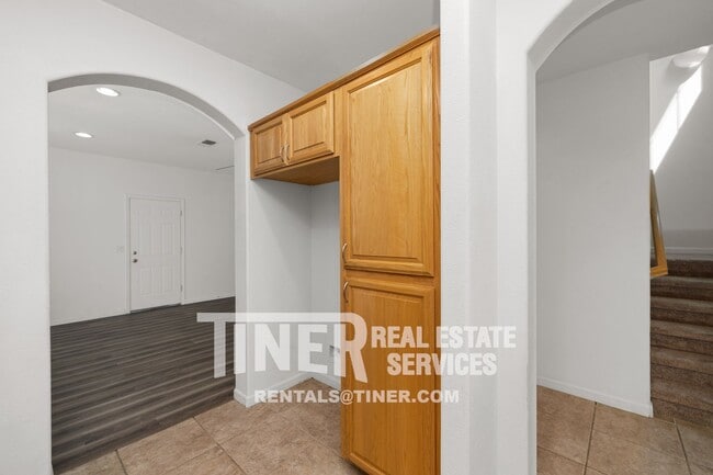 Building Photo - Beautiful North Natomas Home