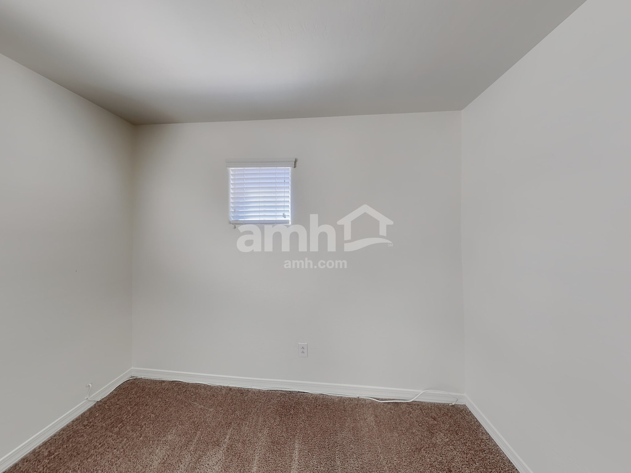 Building Photo - 17403 W Langer Ln