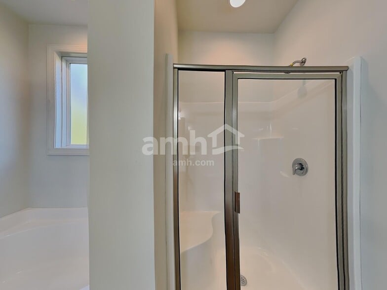 Building Photo - 166 Sequoia Dr