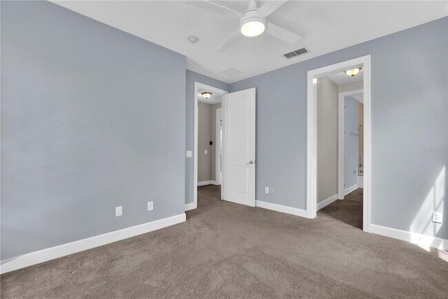 Building Photo - 1222 Roycroft Ave
