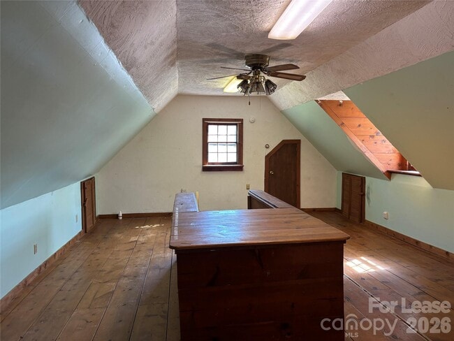 Building Photo - 194 Lawing St