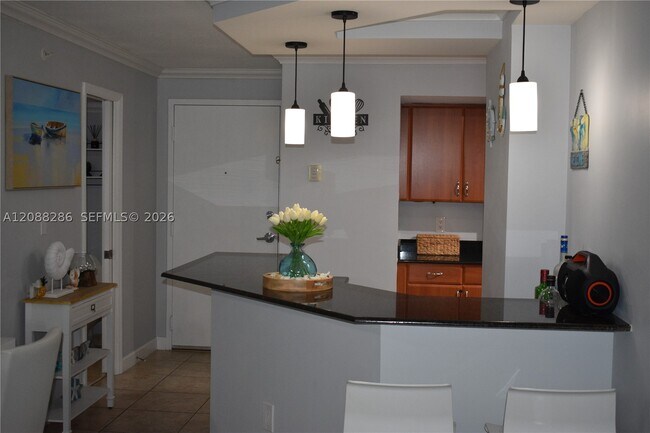 Building Photo - 6917 Collins Ave