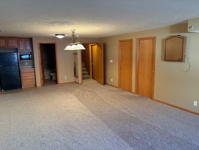 Finished great room in lower level - 2804 Porter Ridge Rd