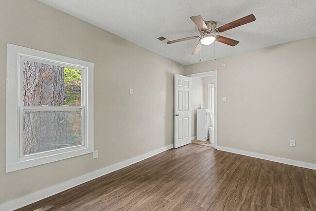 Building Photo - 246 Anderson Rd