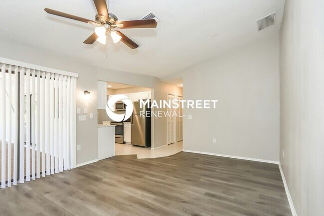 Building Photo - 3 Bedroom Pet-Friendly Home in ENGLEWOOD, FL with Main Street Renewal