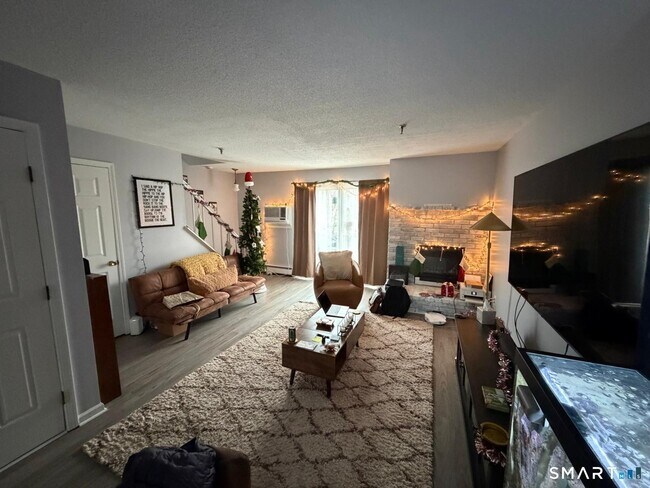 Building Photo - 678 Savin Ave