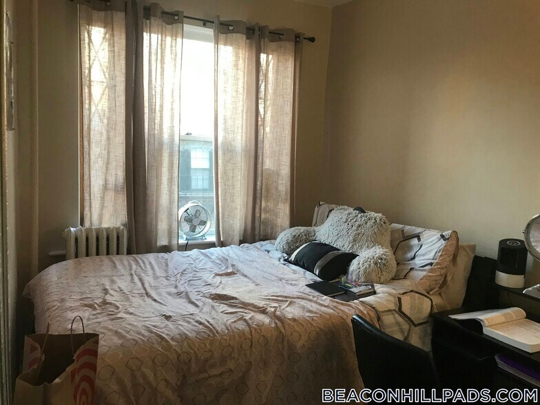 Building Photo - 70 Joy St