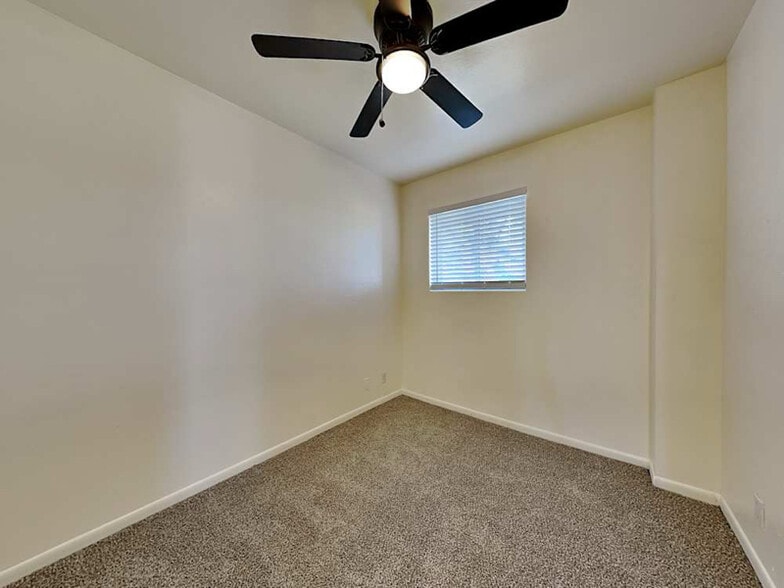 Building Photo - 2707 N 27th St