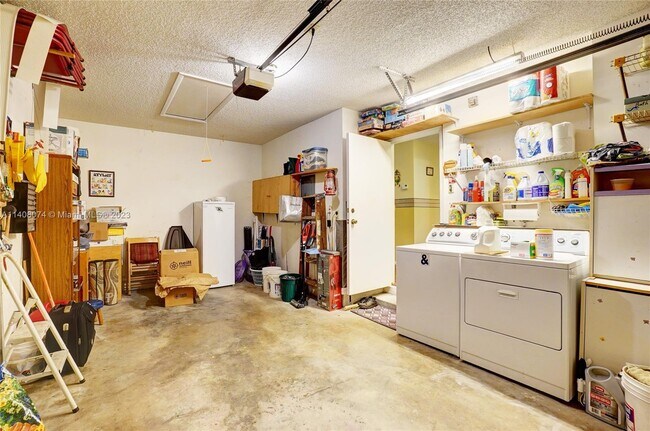 Building Photo - 662 Woodgate Ln
