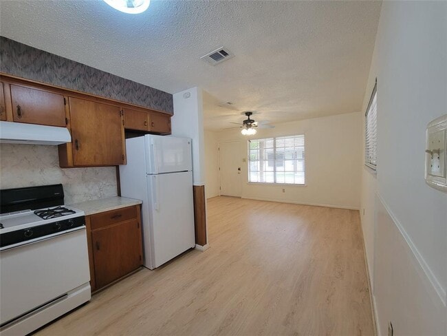 Building Photo - 5806 Nassau Dr