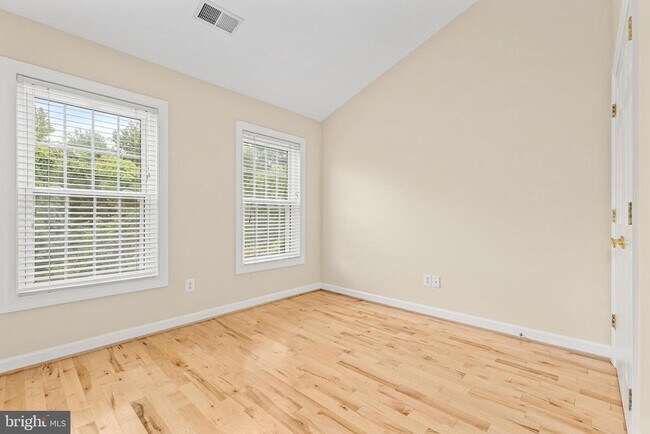 Building Photo - 3836 Elmwood Towne Way