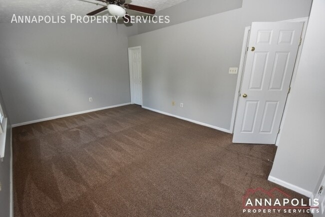 Building Photo - 806 Lilac Ct