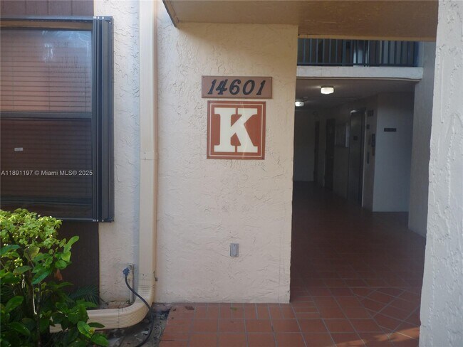 Primary Photo - 14601 N Kendall Dr