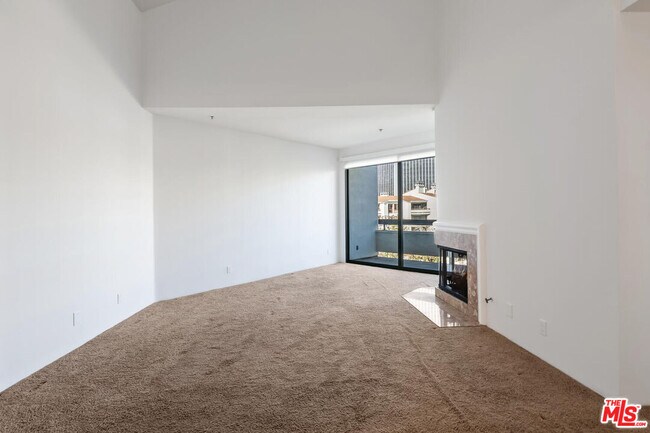 Building Photo - 2102 Century Park Ln