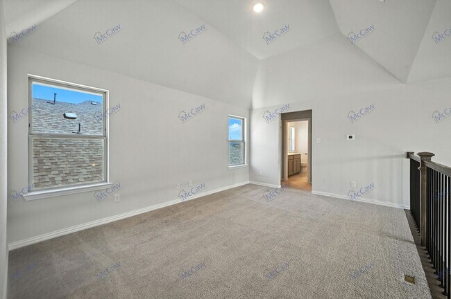 Building Photo - 700 Parkside Dr