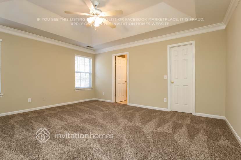 Building Photo - 1026 Hawthorn Ln