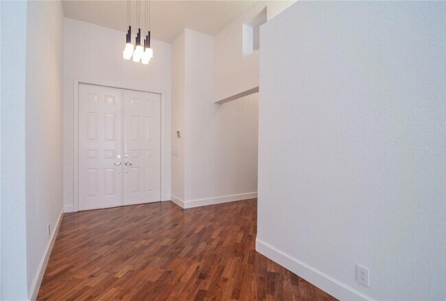 Building Photo - 2519 Bay Pointe Ct