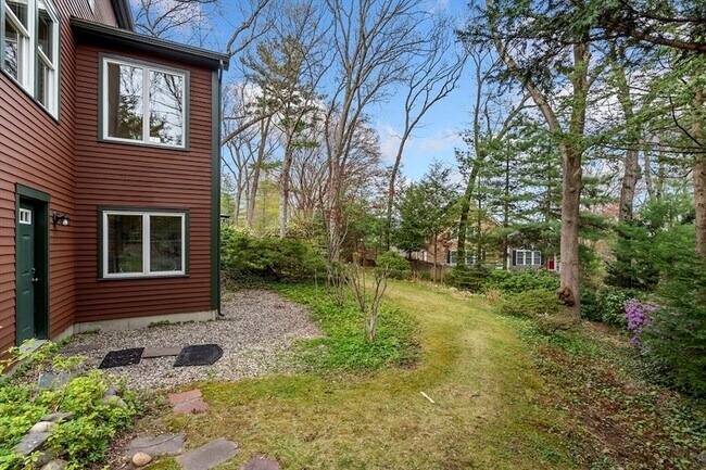 Building Photo - 31 Woodcliffe Rd