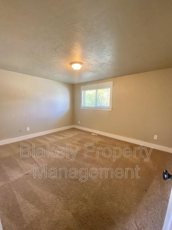 Building Photo - 1541 Marilyn Cir