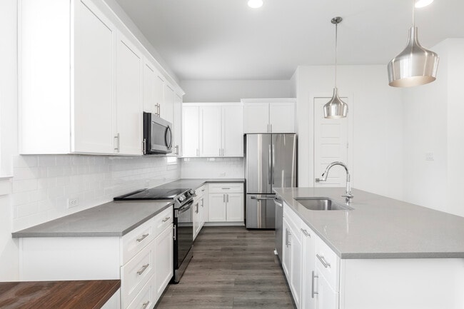 Building Photo - 1737 W Cantey St