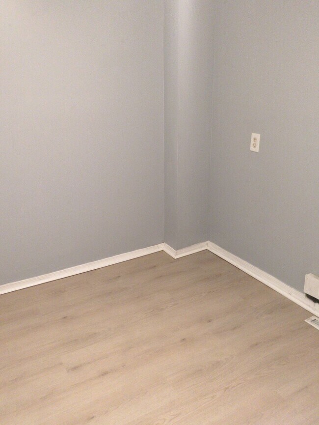 Building Photo - 1219 B St