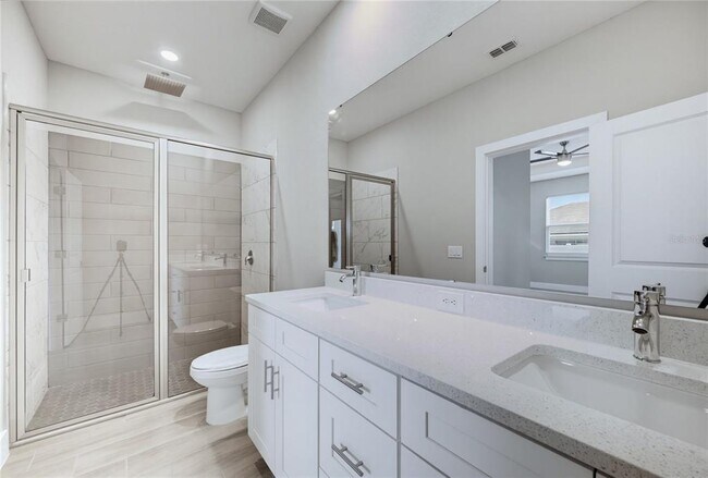 Building Photo - 806 Colville Dr
