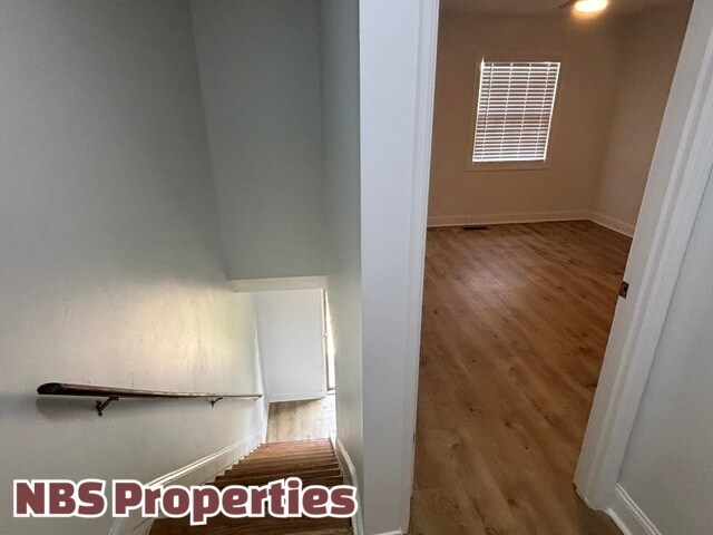 Building Photo - 6529 Deane Hill Dr