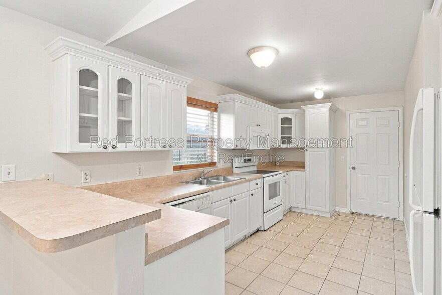 Building Photo - 1814 SW 42nd St