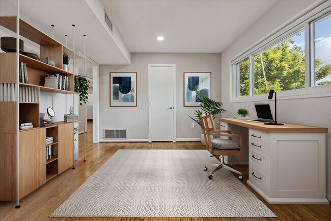 Building Photo - 8621 Bob White Dr