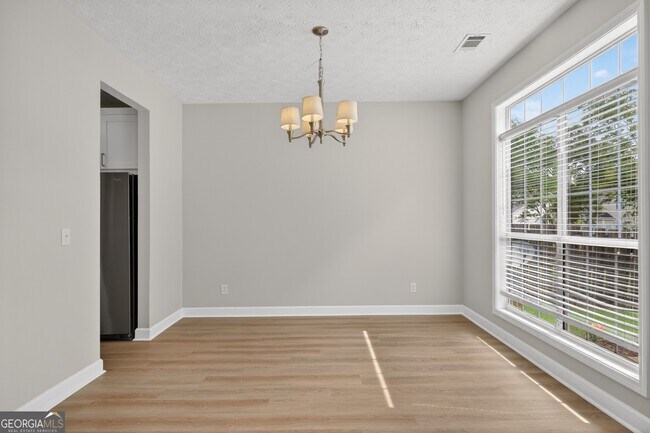 Building Photo - 13375 Avensong Crossing