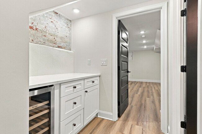 Building Photo - 2434 N 33rd St