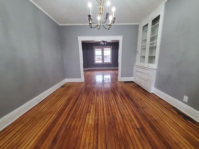 Building Photo - Single Family Home w/ HUGE Yard
