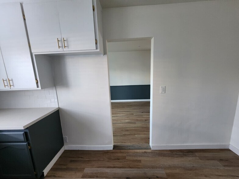 Building Photo - 1414 S Orange Grove Ave