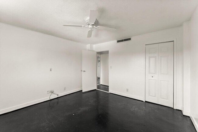 Building Photo - 2285 Peachtree Rd NE