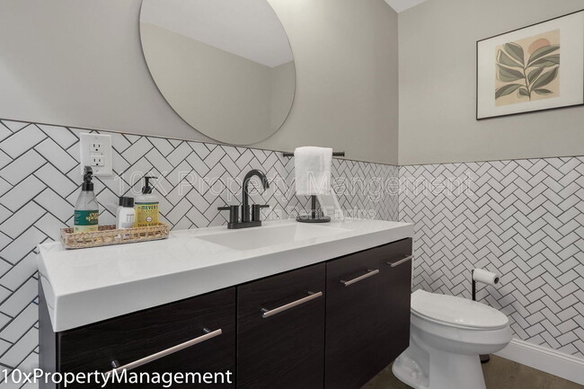 Building Photo - 566 Kimball Pl