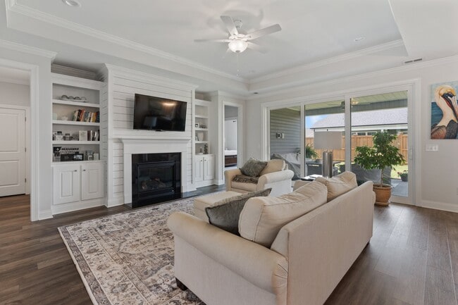 Building Photo - 5166 Cloverland Way