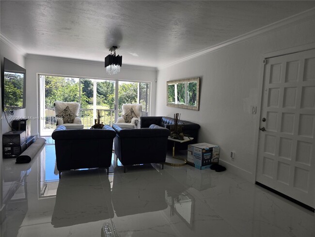 Building Photo - 6010 S Falls Cir Dr