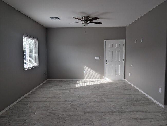 Building Photo - MARCH MOVE IN SPECIAL! Get March rent for ...